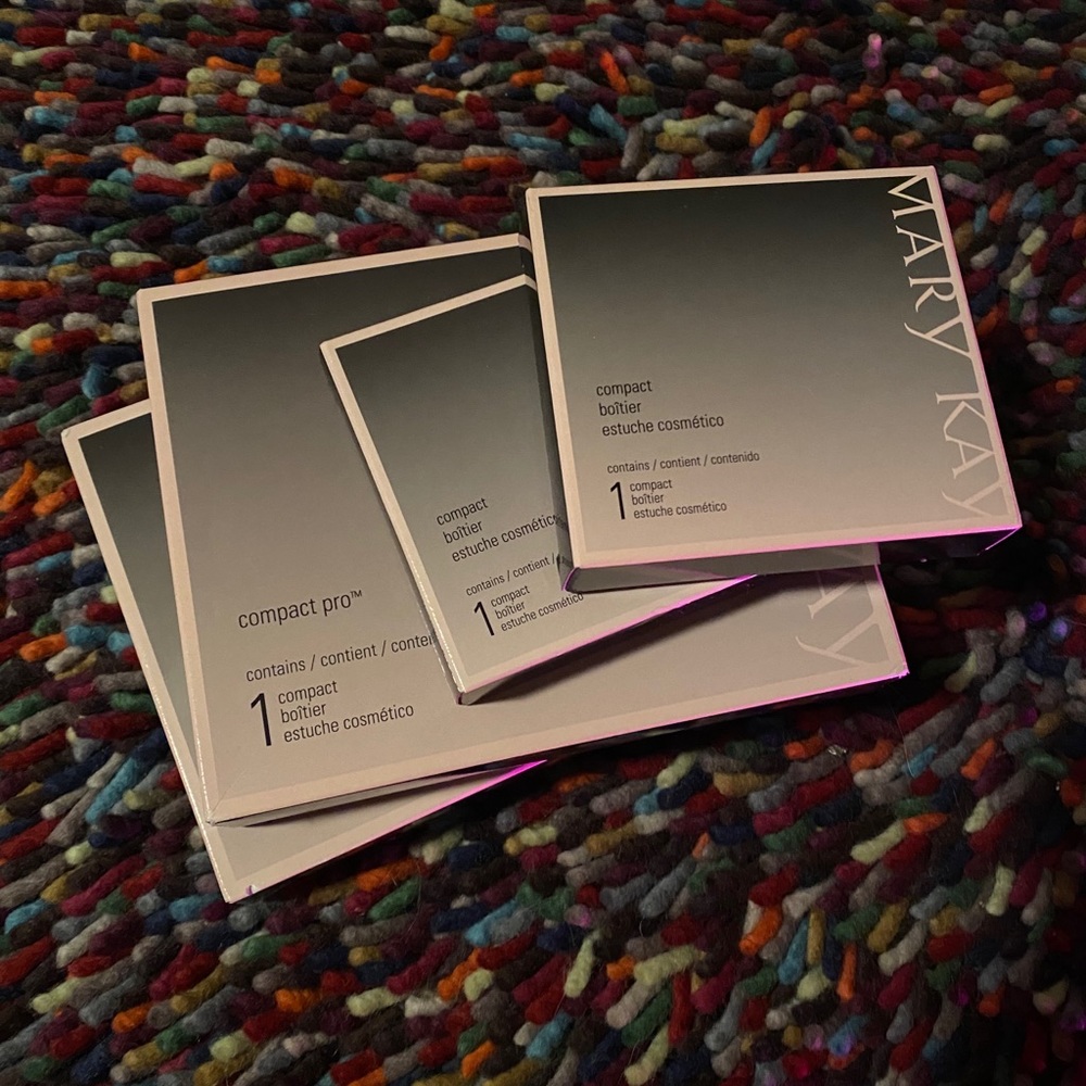 Mary Kay Compact and Compact pro